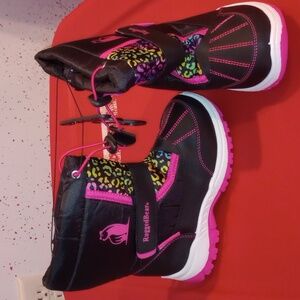 RuggedBear snow boots